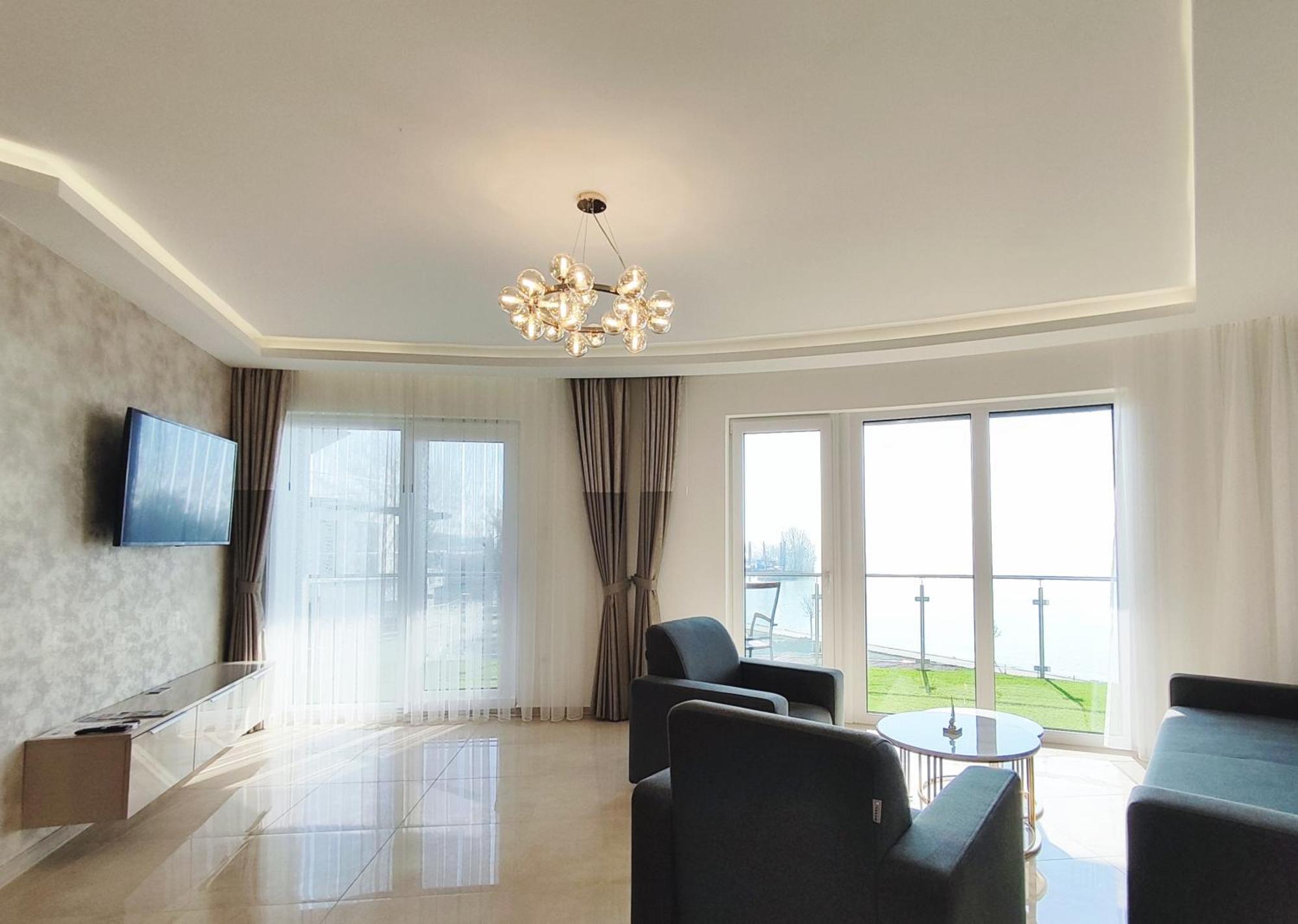 Royal Martin'S Apartment Кестхей Экстерьер фото